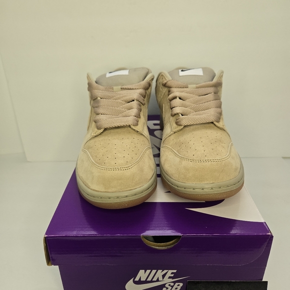 Nike SB Dunk Low - Picture 4 of 9